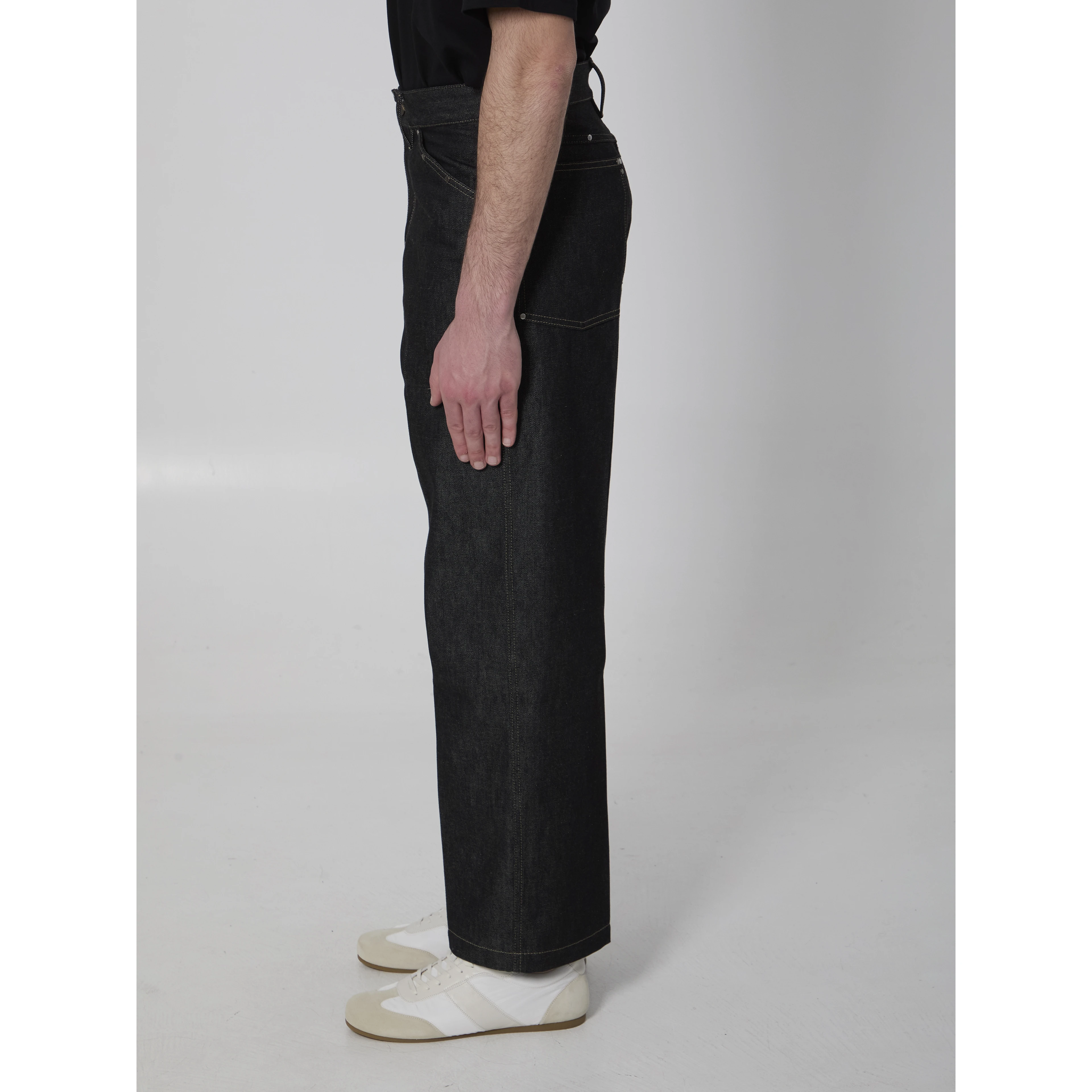 Wide-leg jeans with studs