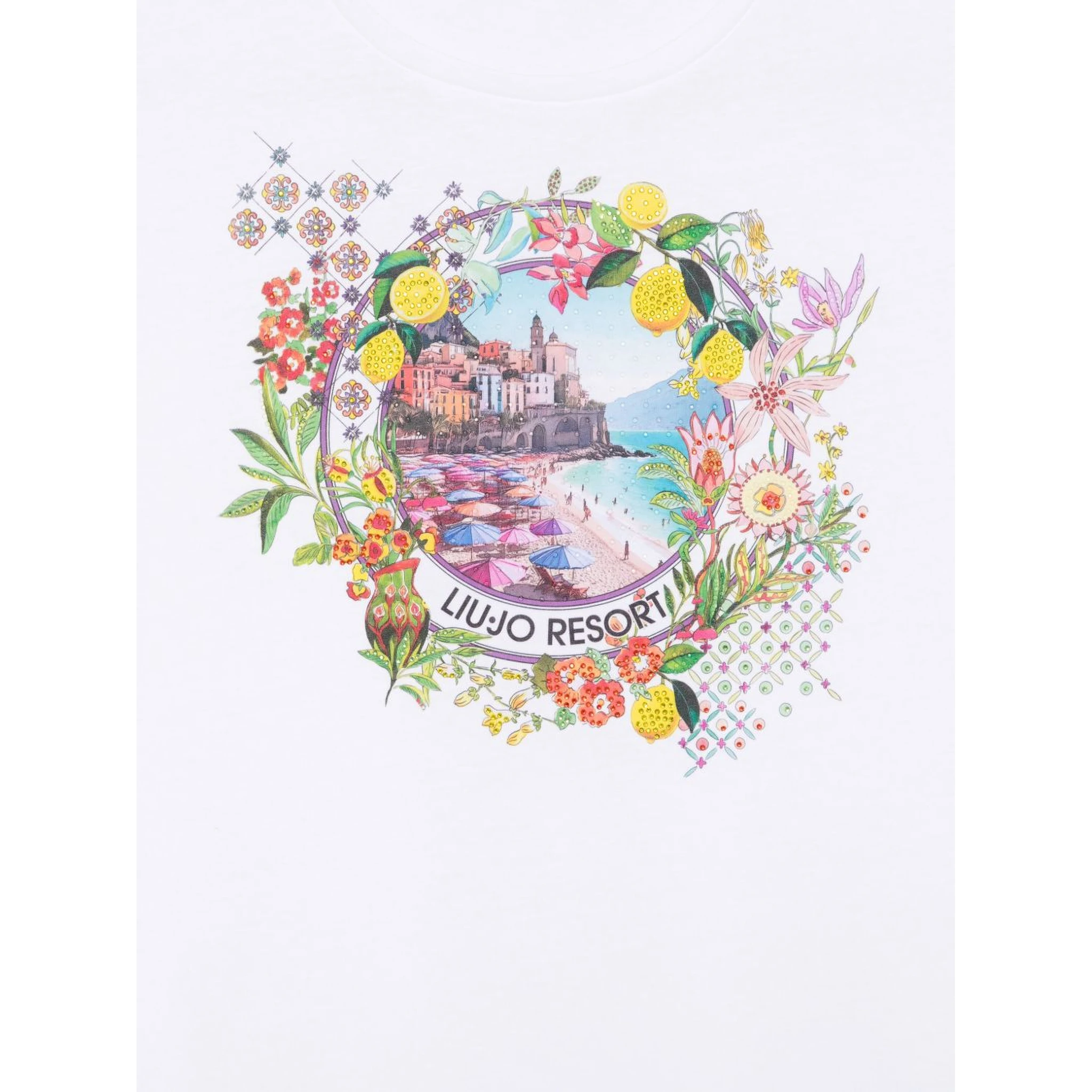 تيشيرتات وبولو بيضاء من تصميم ليو جو