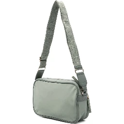 حقائب ليو جو.. خضراء