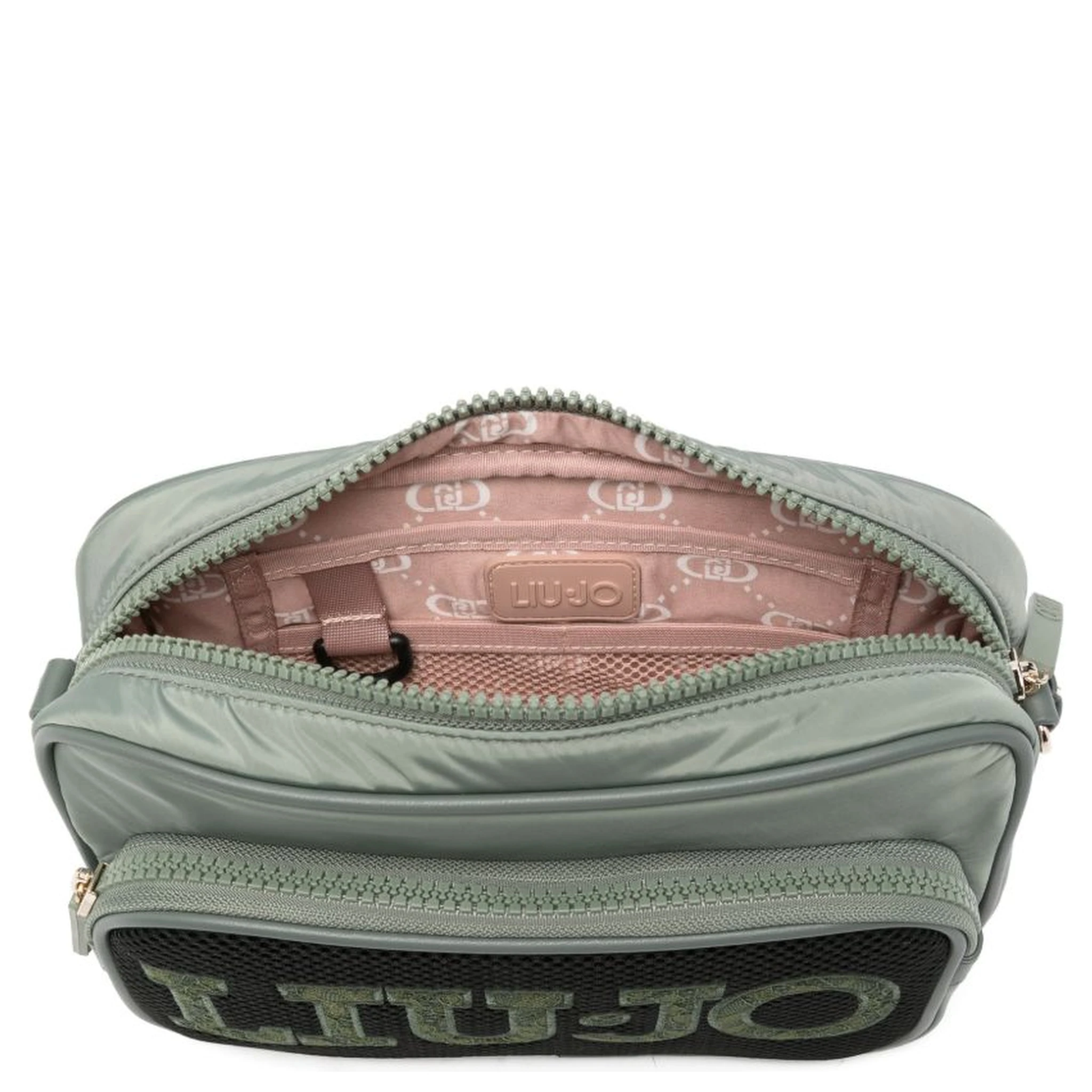 حقائب ليو جو.. خضراء