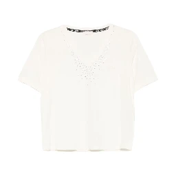 تيشيرتات وبولو بيضاء من تصميم ليو جو