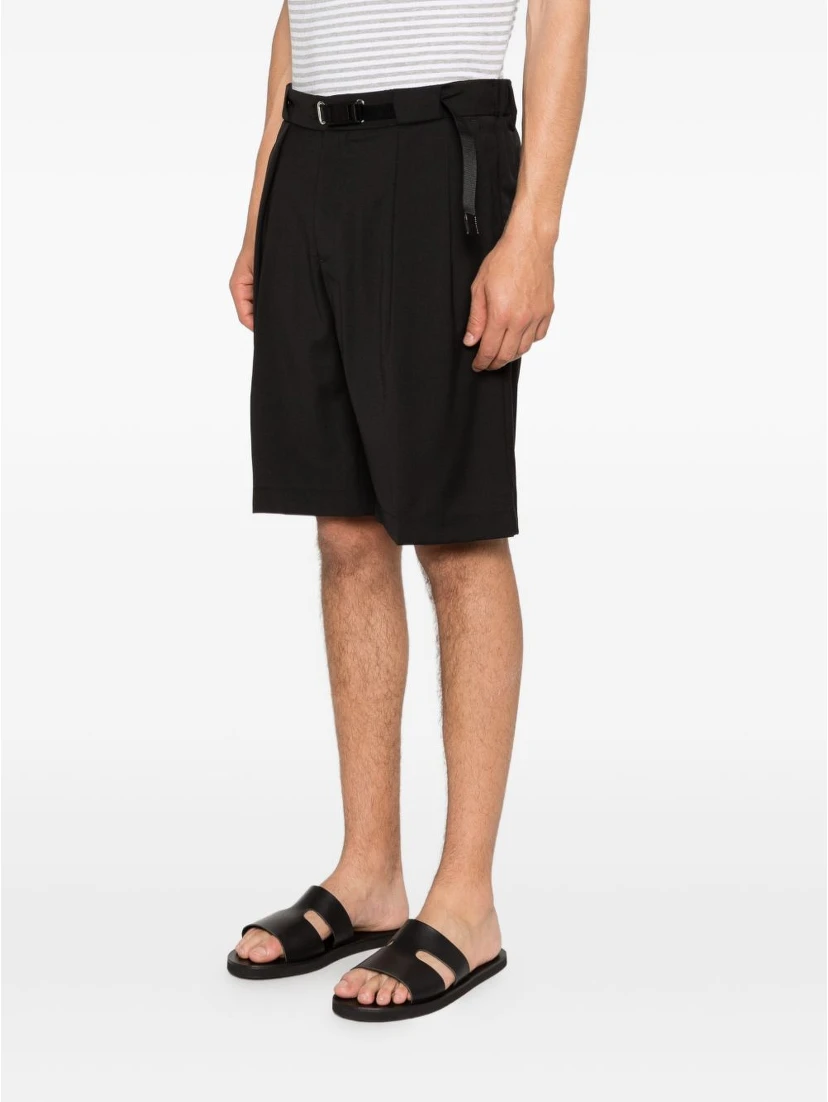 WHITE SAND Shorts Black