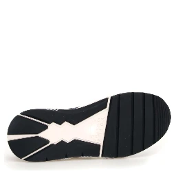 حذاء رياضي أبيض أزرق