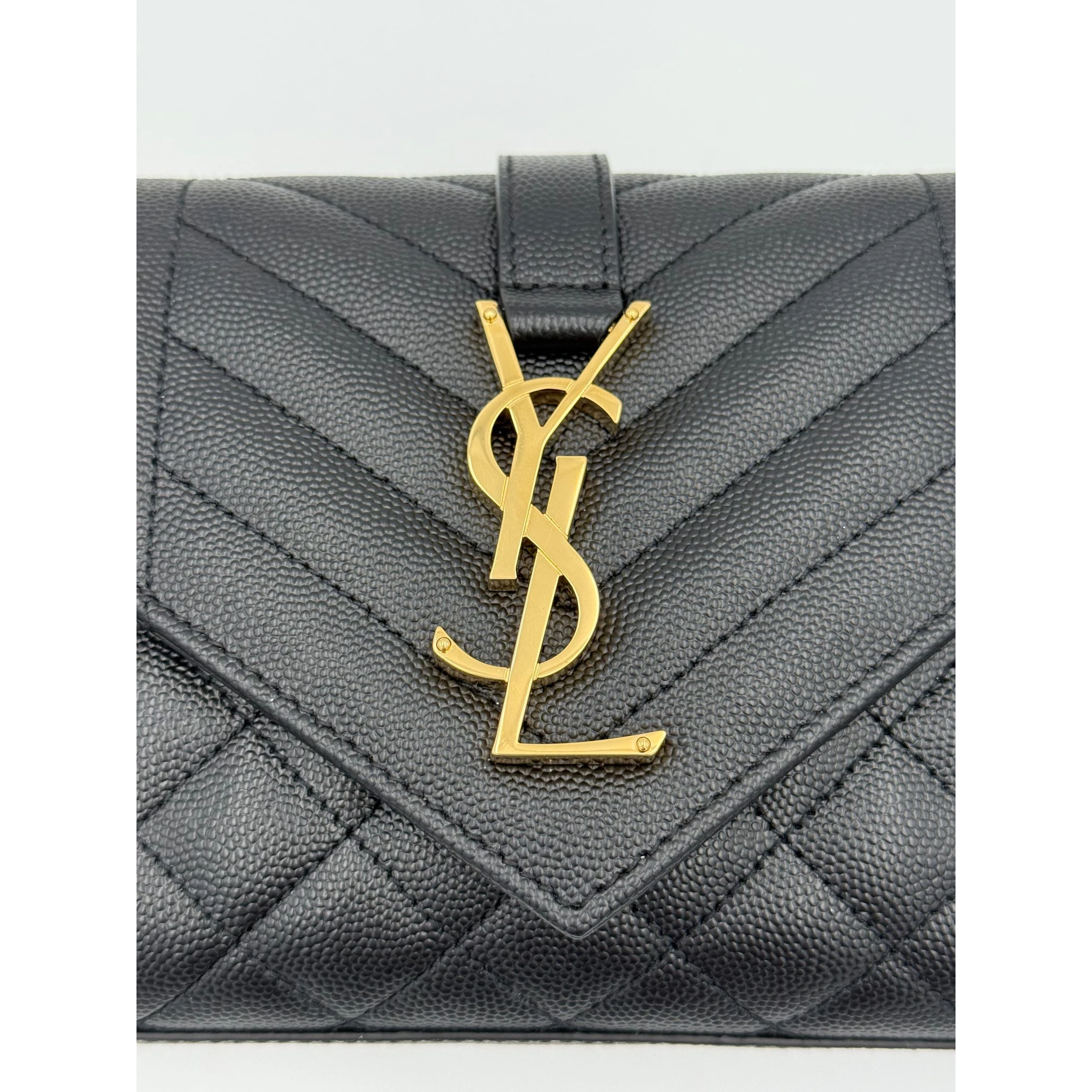 SAINT LAURENT ENVELOPE SMALL in Black Grained Leather Handbag