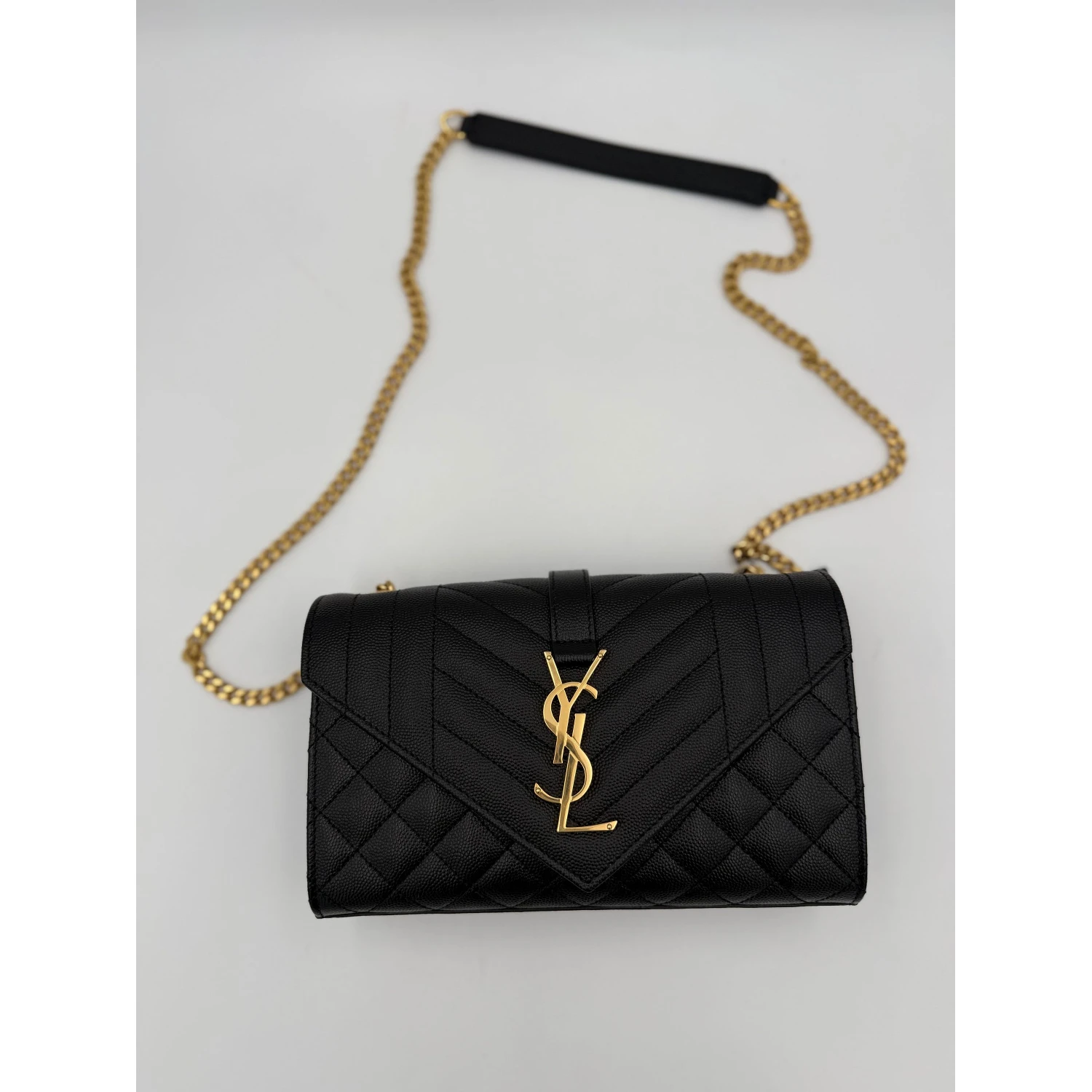 SAINT LAURENT ENVELOPE SMALL in Black Grained Leather Handbag