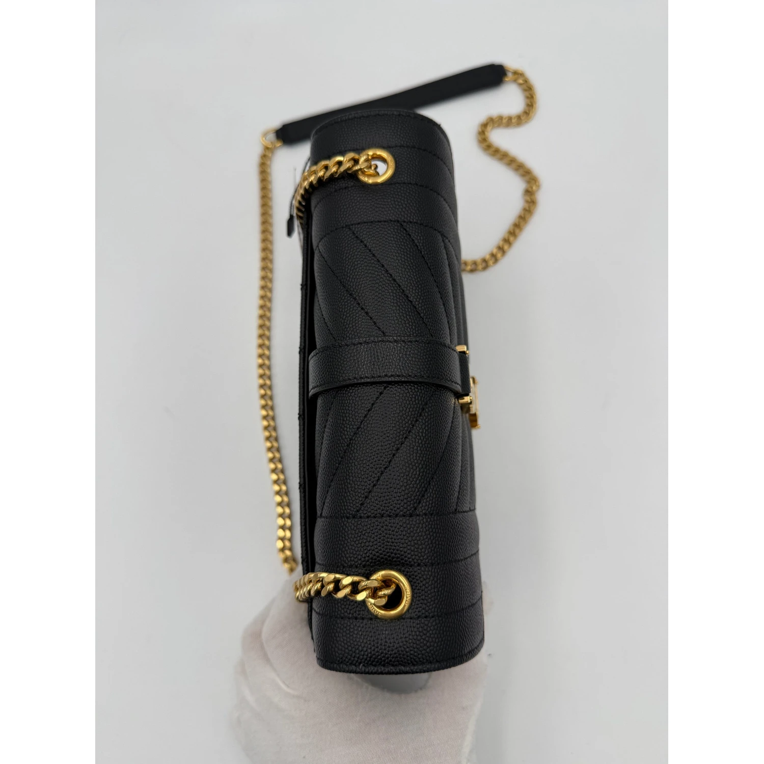 SAINT LAURENT ENVELOPE SMALL in Black Grained Leather Handbag