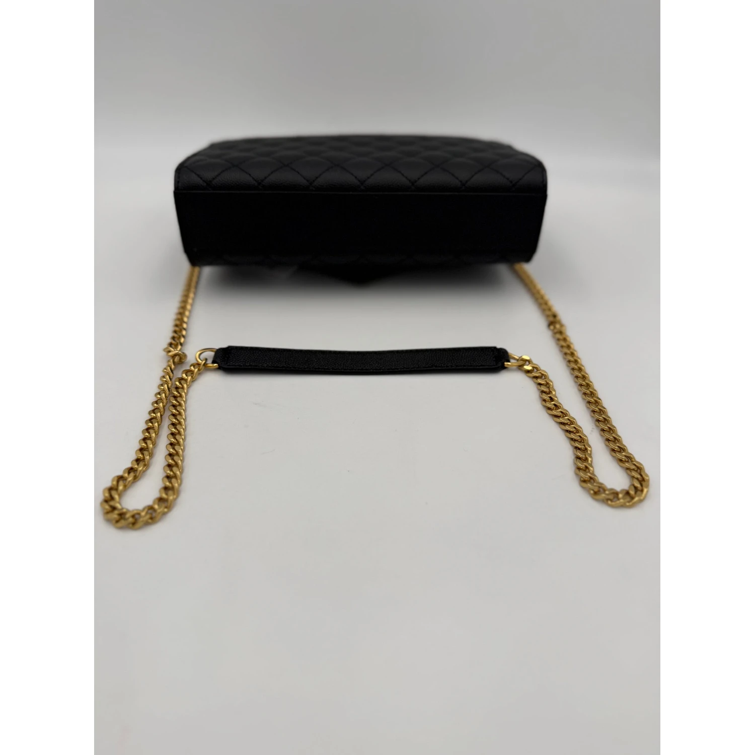 SAINT LAURENT ENVELOPE SMALL in Black Grained Leather Handbag