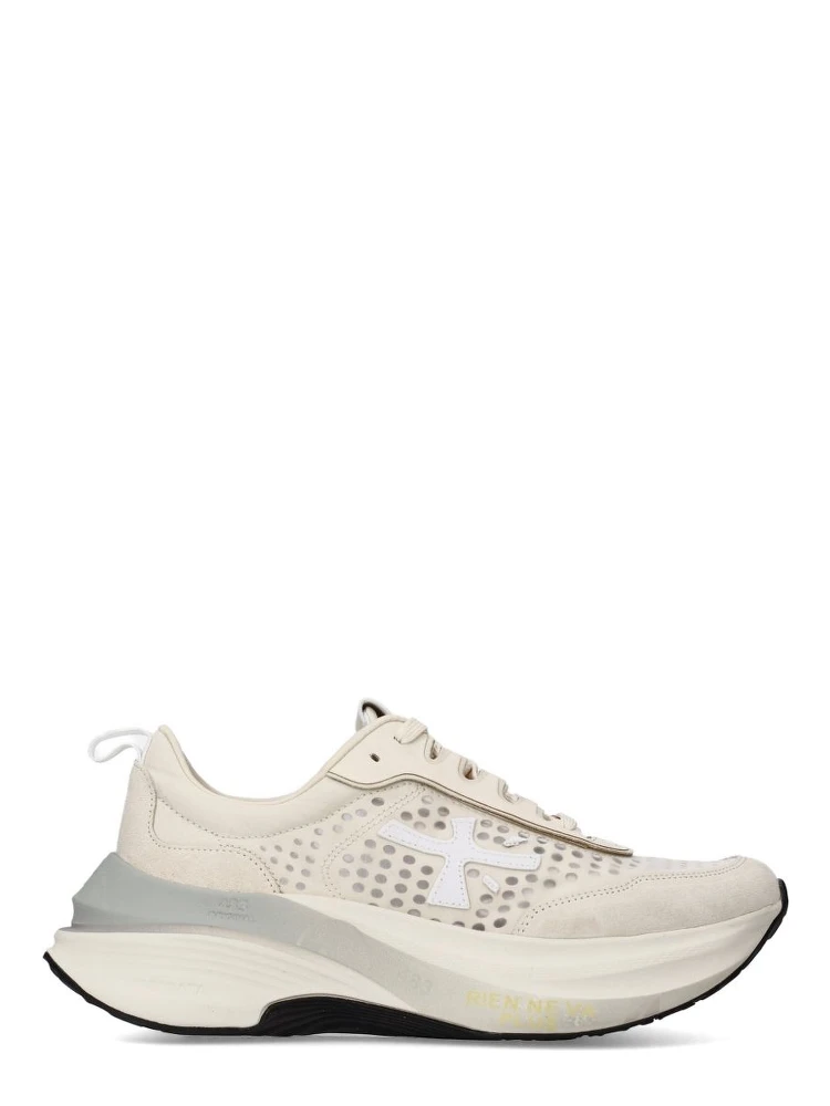 أحذية رياضية حائزة على جوائز