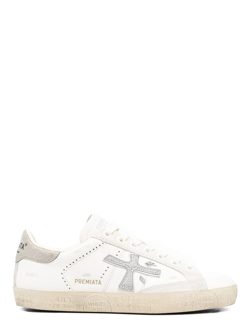 أحذية رياضية حائزة على جوائز