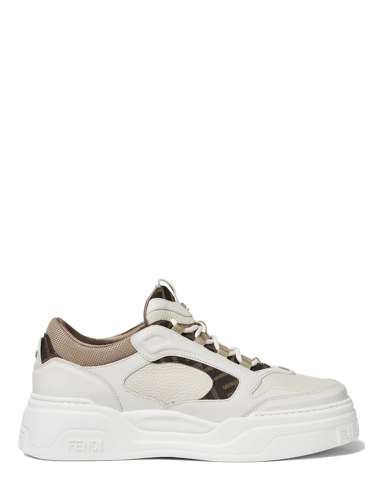 حذاء رياضي أبيض من فندي