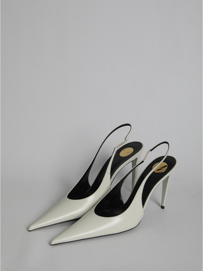 Guermantes pumps in patent leather