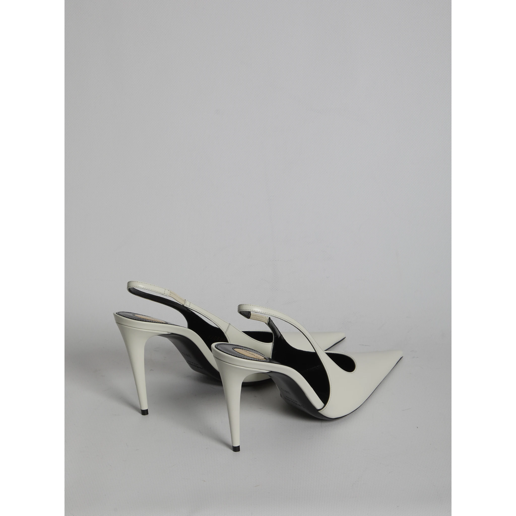 Guermantes pumps in patent leather