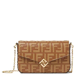 حقائب فندي.. بني