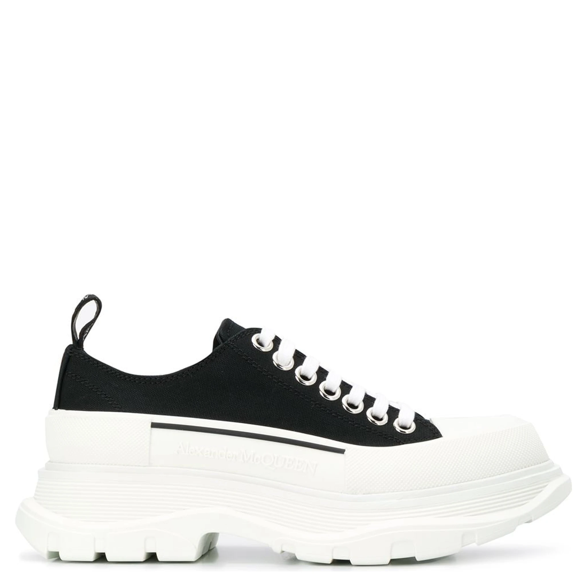 أحذية رياضية من ألكسندر ماكوين