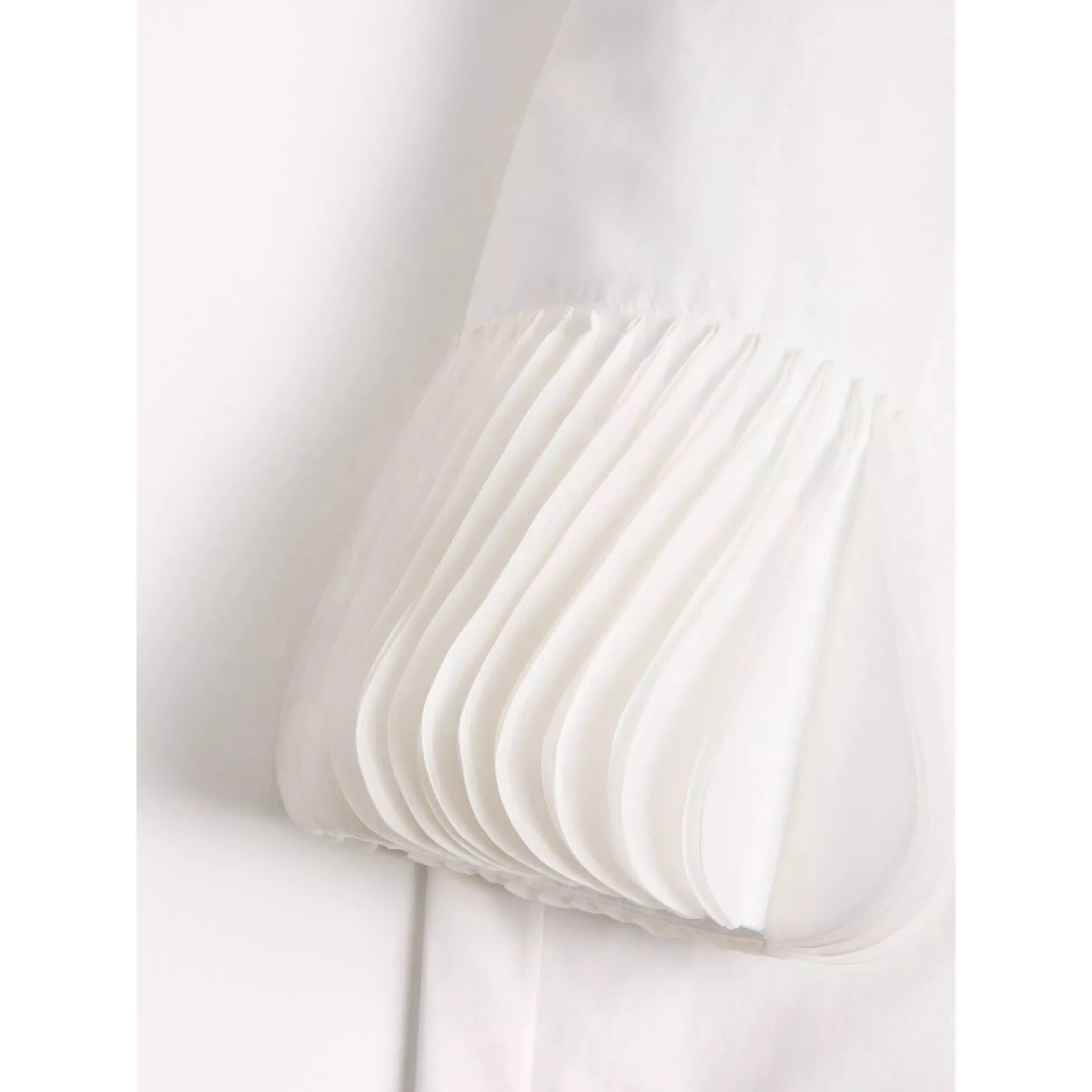 تيشيرت فالنتينو