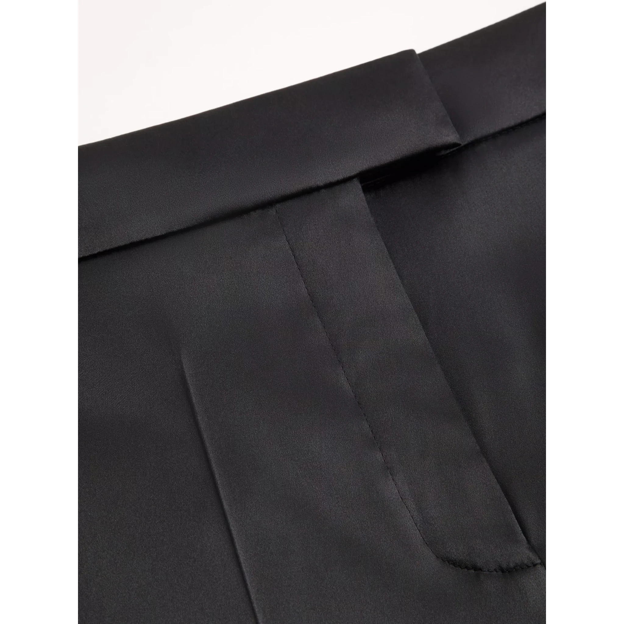 بنطلون فالنتينو