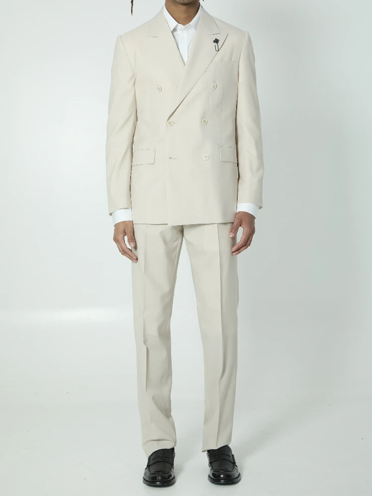 Feeling double-breasted suit