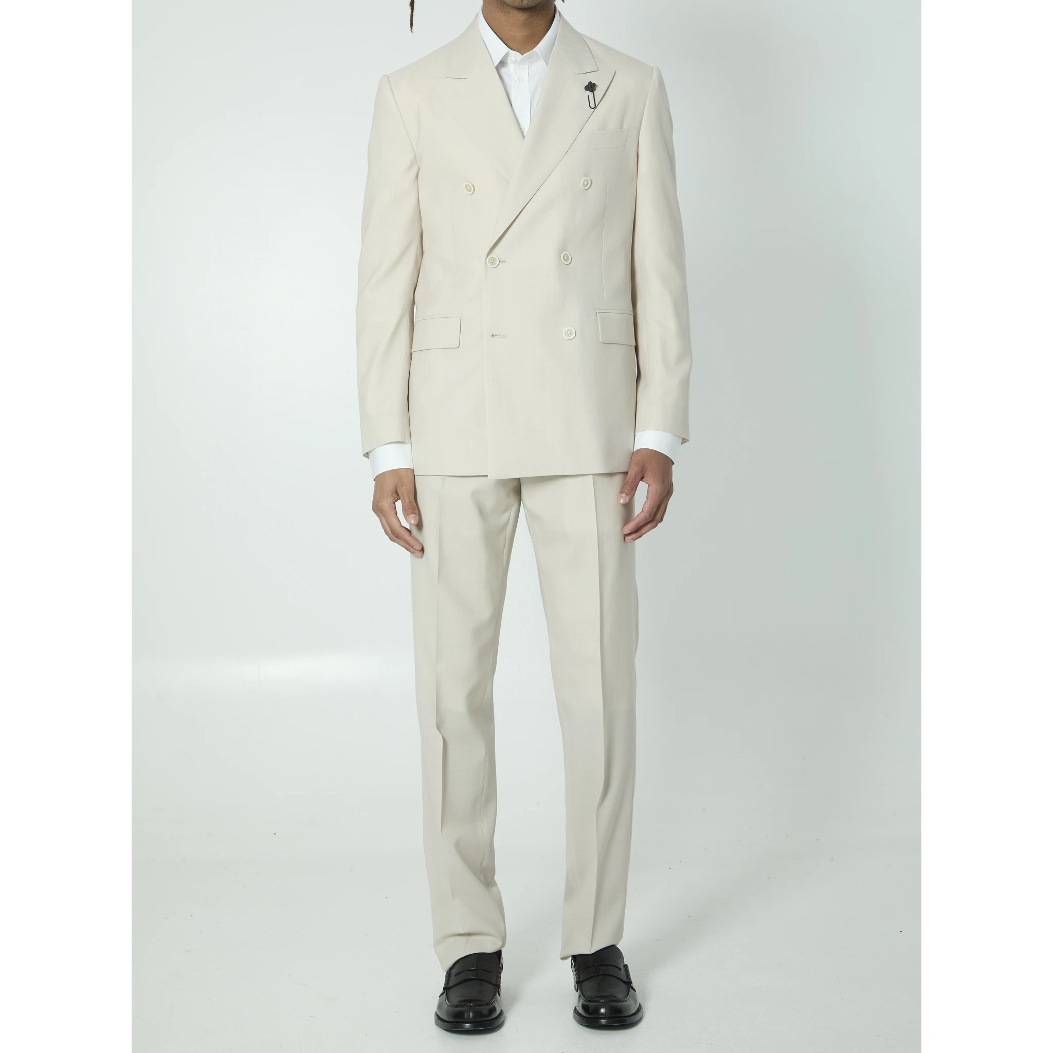 Feeling double-breasted suit