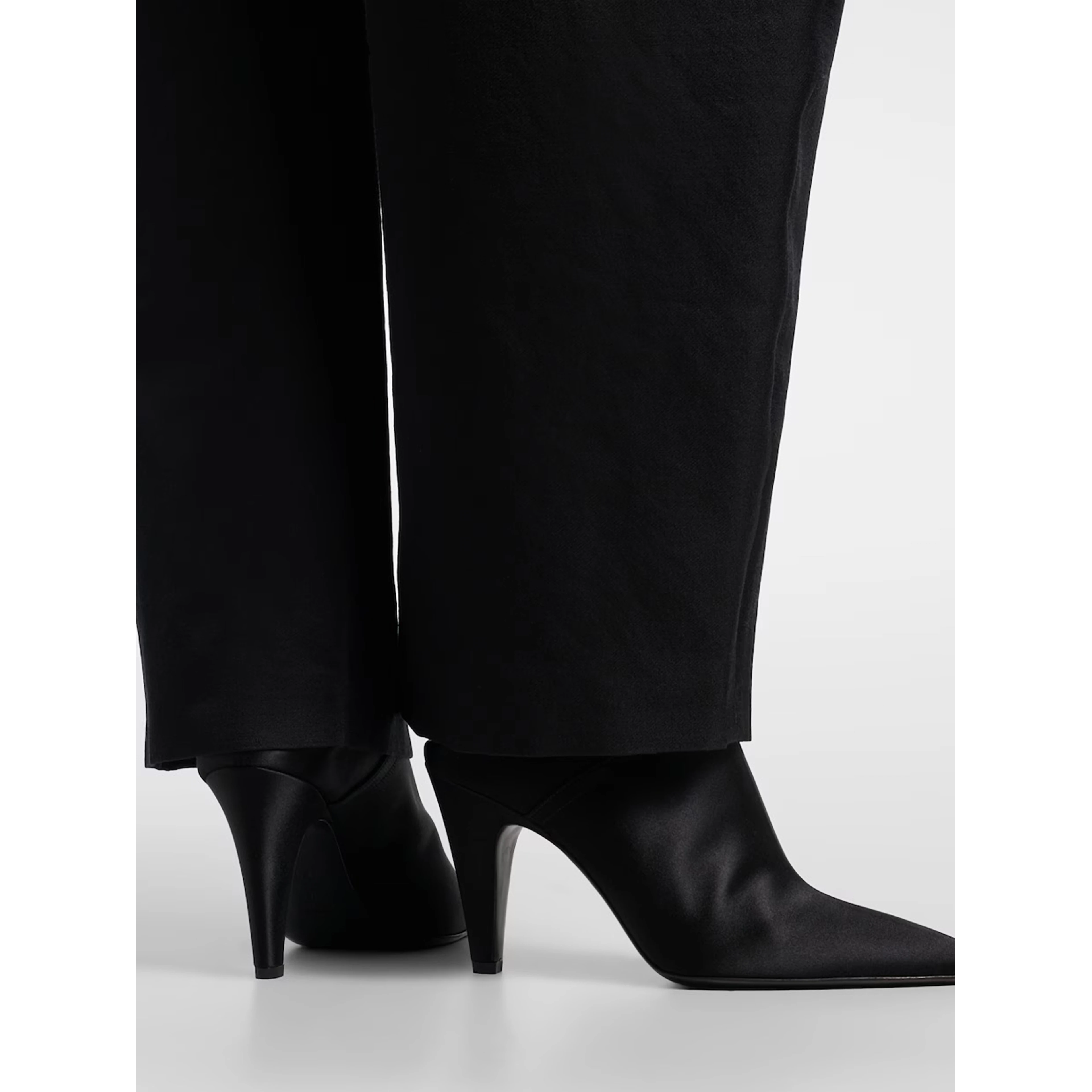 ALAÏA slippers