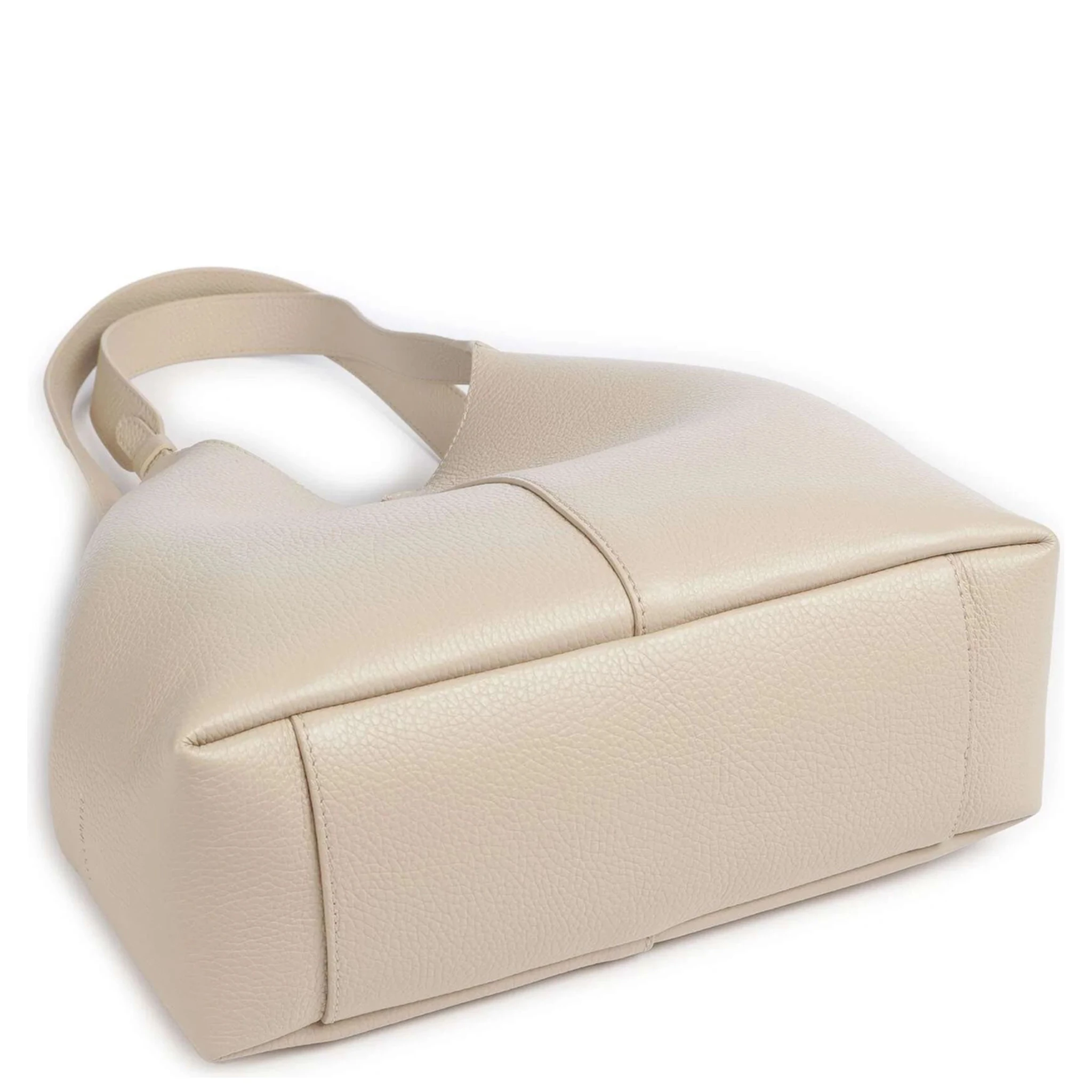 حقيبة كوكينيل سي-إيزي