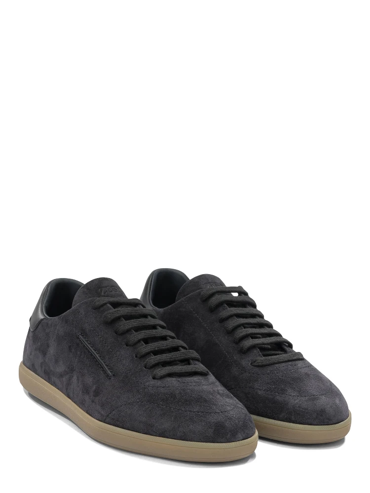Suede leather sneakers alternative