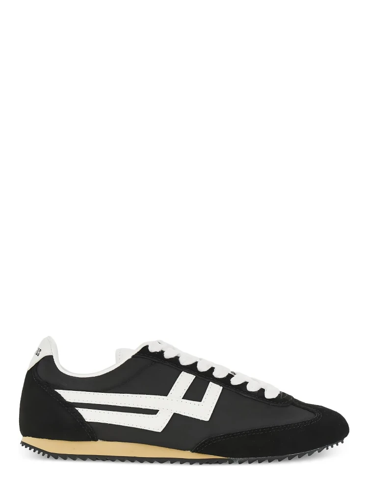 أحذية رياضية من بروكس 1949