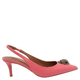 كورت جايجر بكعب وردي