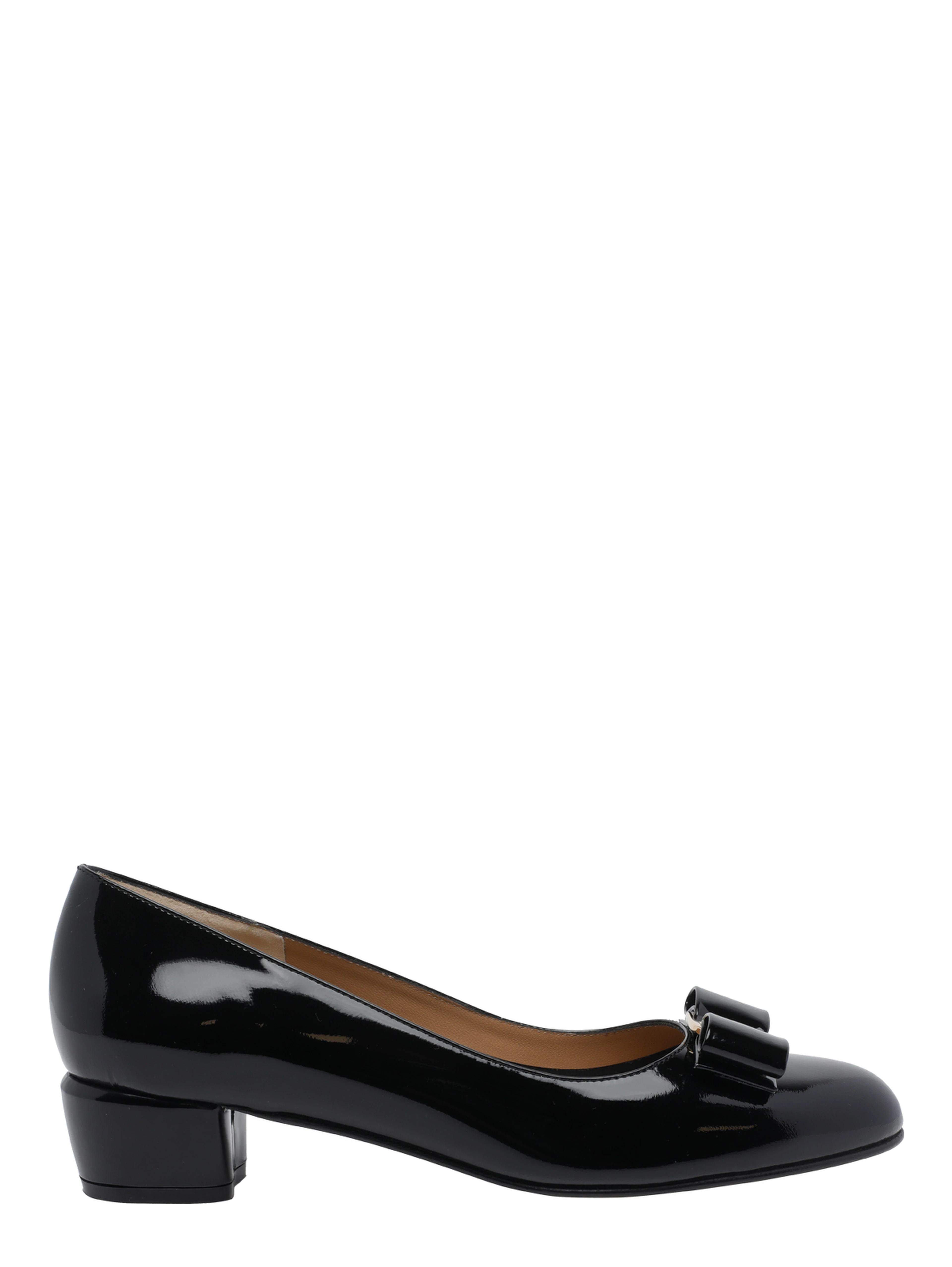 Ferragamo With Heel Black