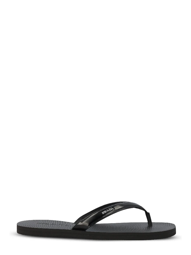 صندل برادا أسود