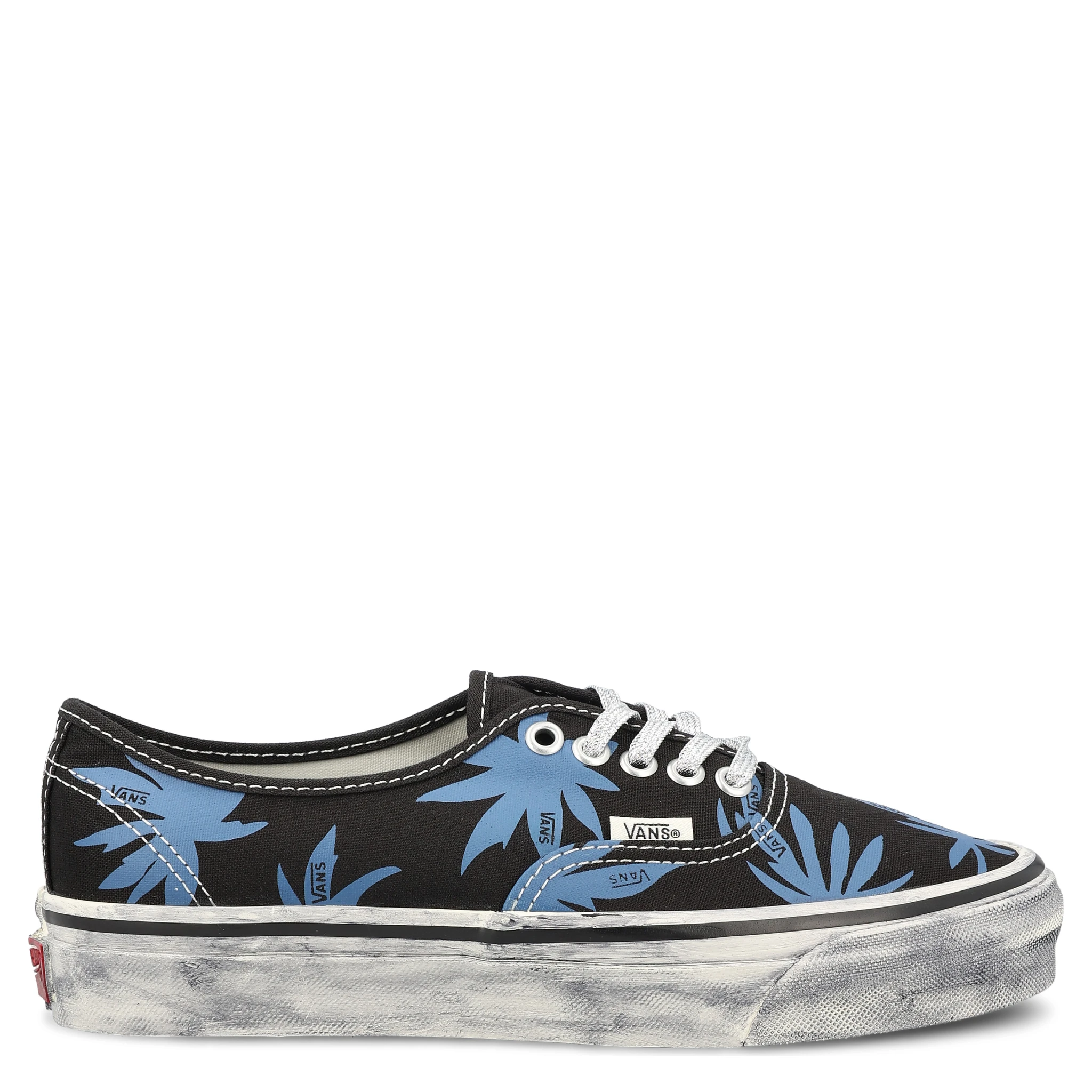 أحذية رياضية سوداء من فانز