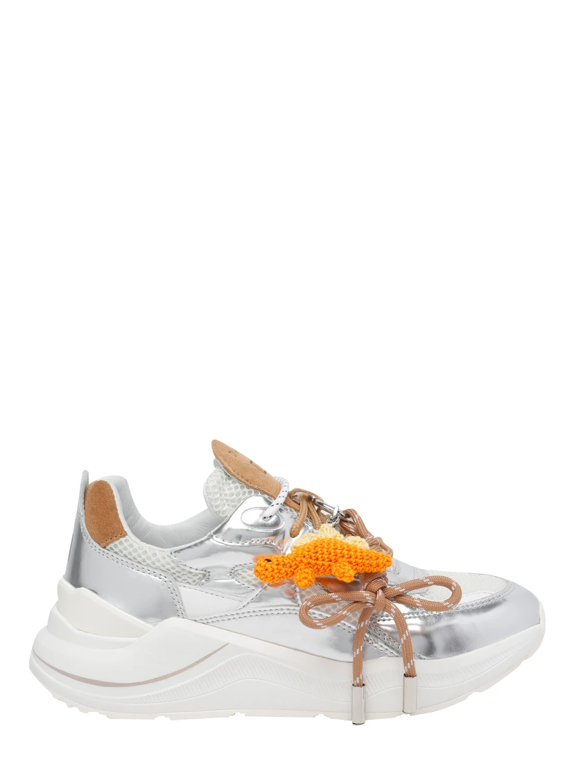 حذاء رياضي فضي من ديت