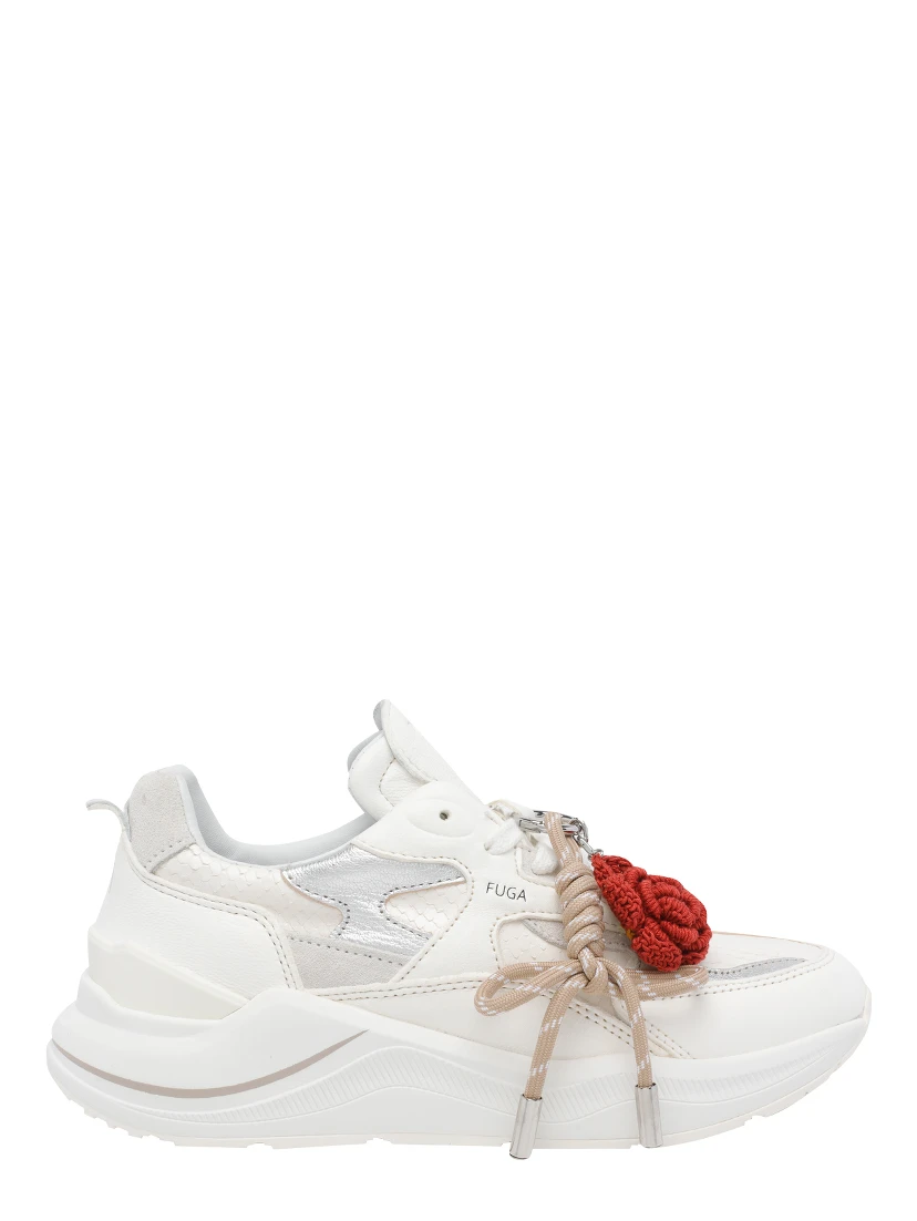 حذاء رياضي أبيض من ديت