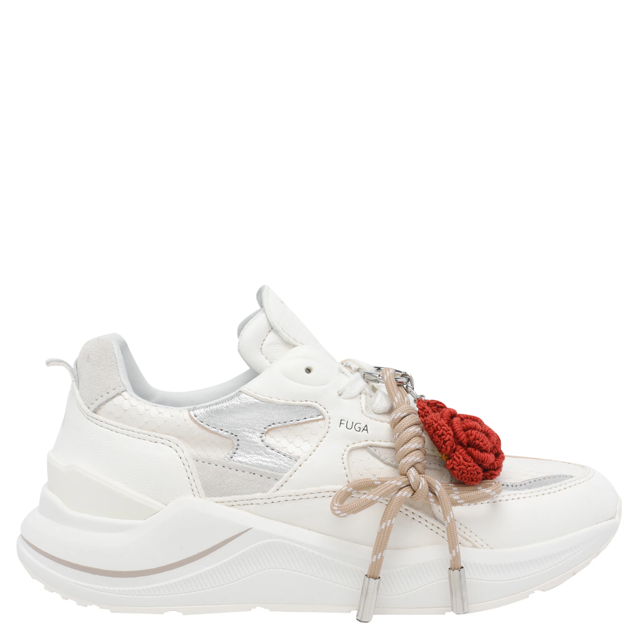 حذاء رياضي أبيض من ديت