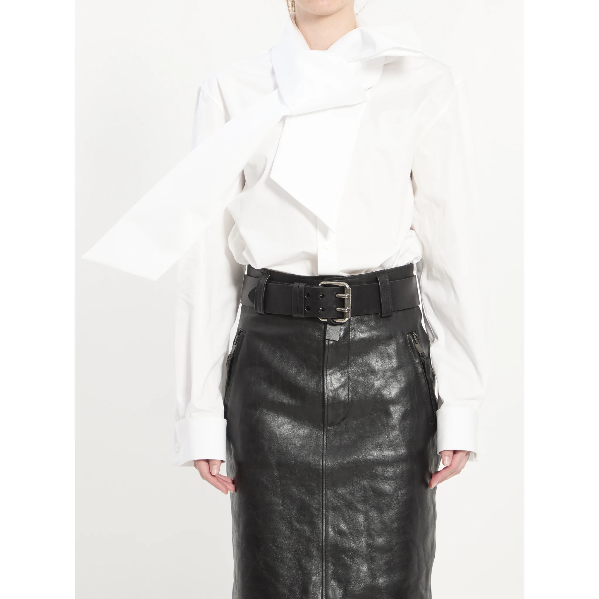 Lavallière collar shirt