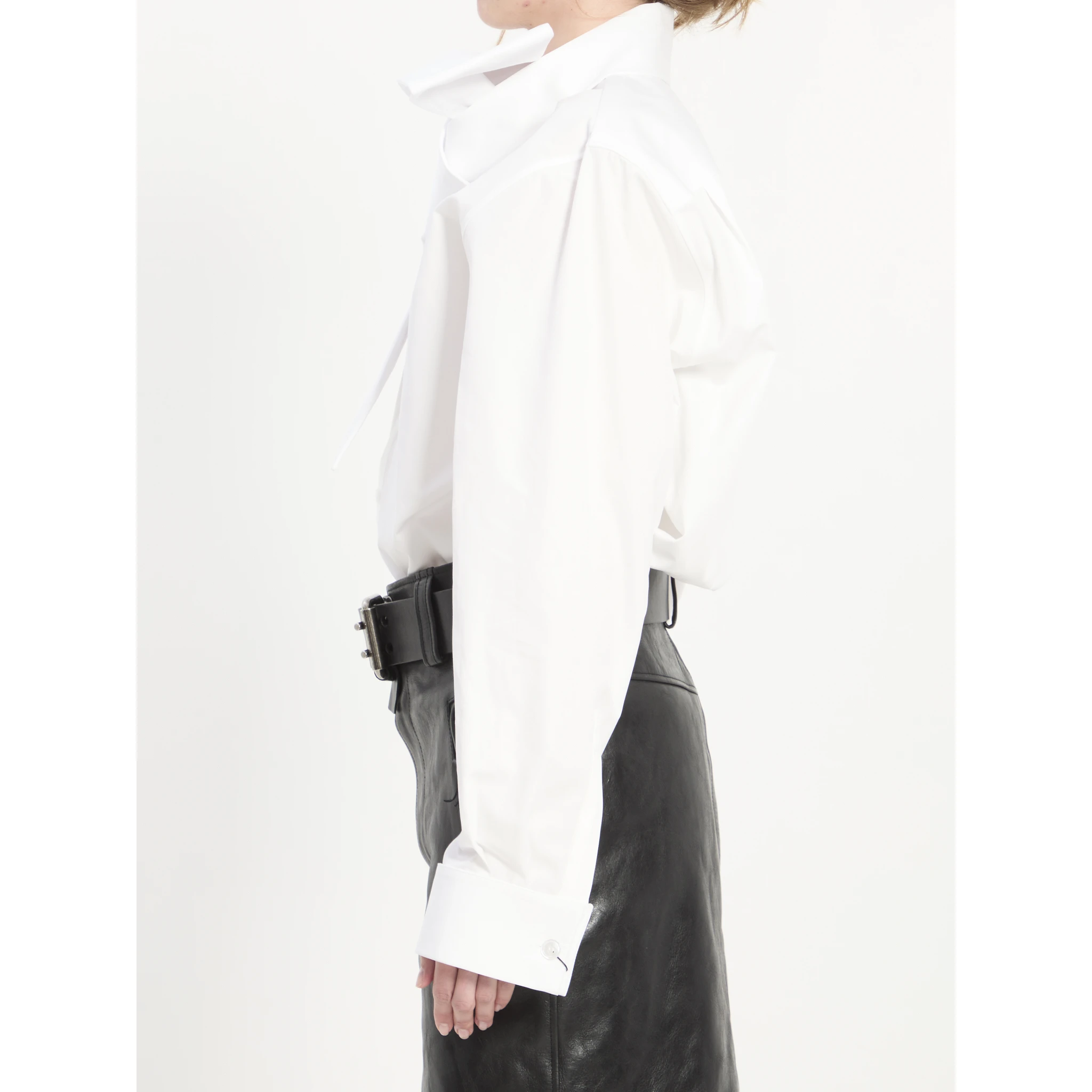 Lavallière collar shirt
