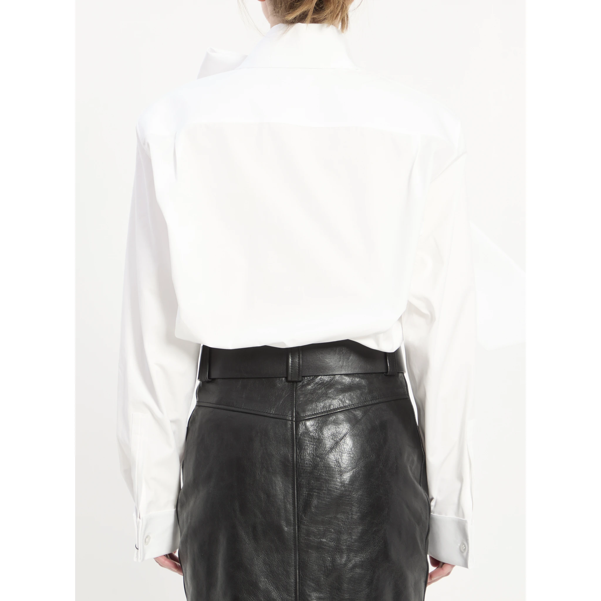 Lavallière collar shirt