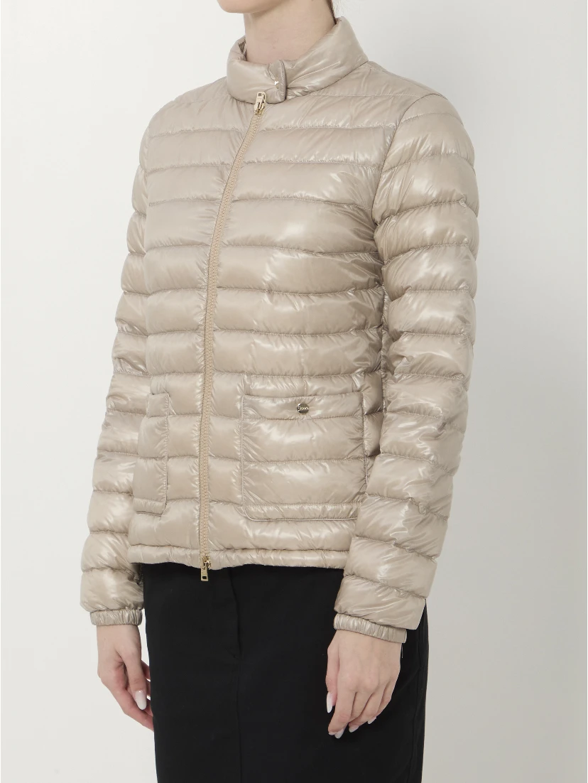 Short padded down jacket
