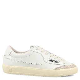 حذاء رياضي أبيض من AUTRY