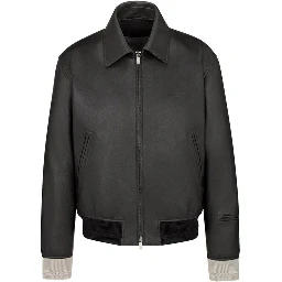 جاكيت جلد أسود