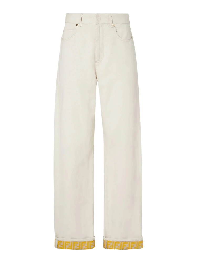 بنطلون جينز بقصة مستقيمة