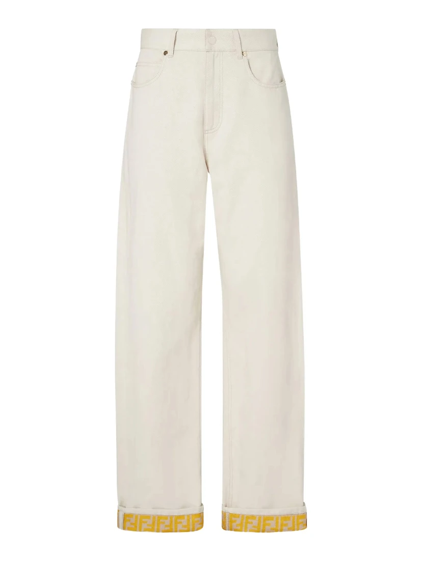 بنطلون جينز بقصة مستقيمة