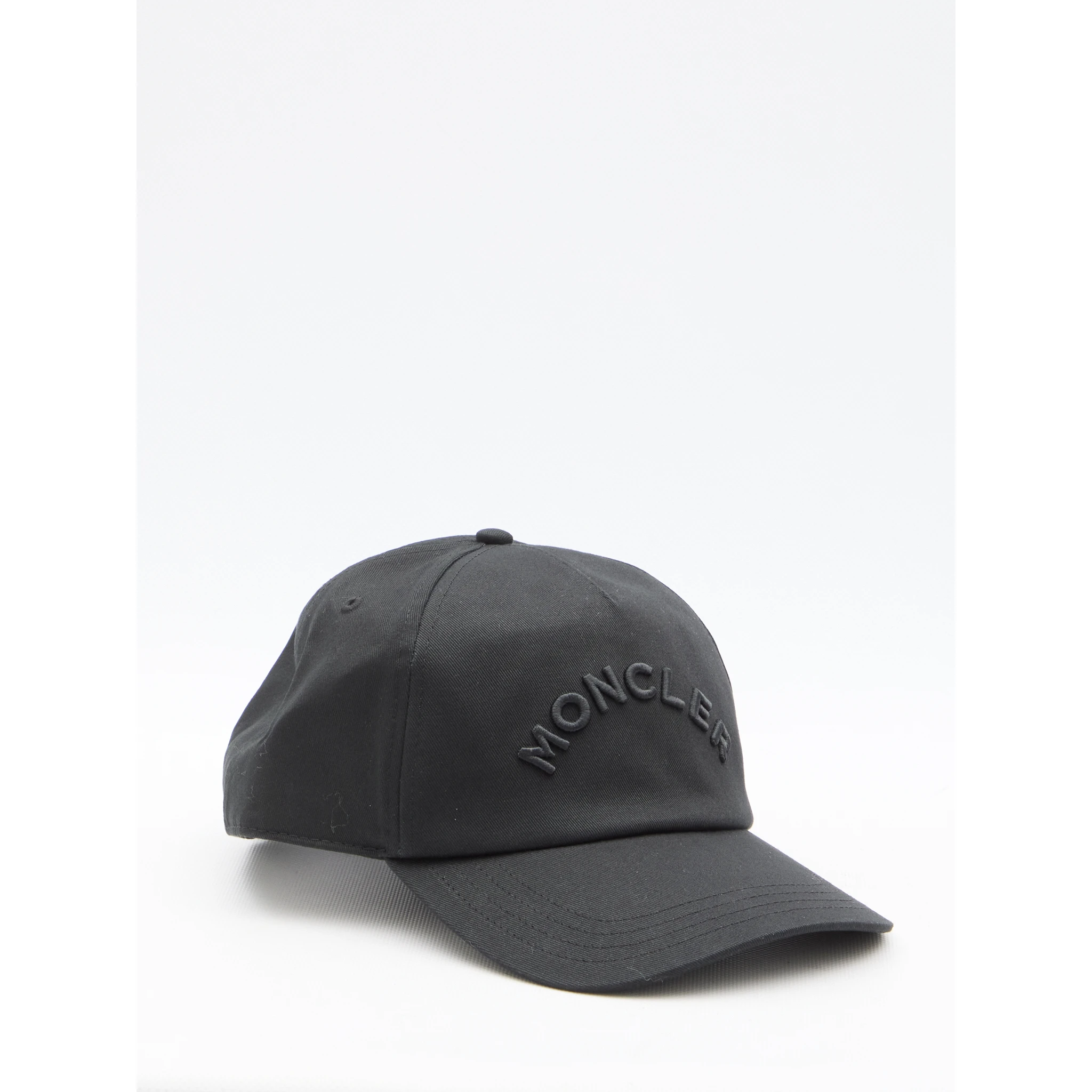 Baseball cap with logo