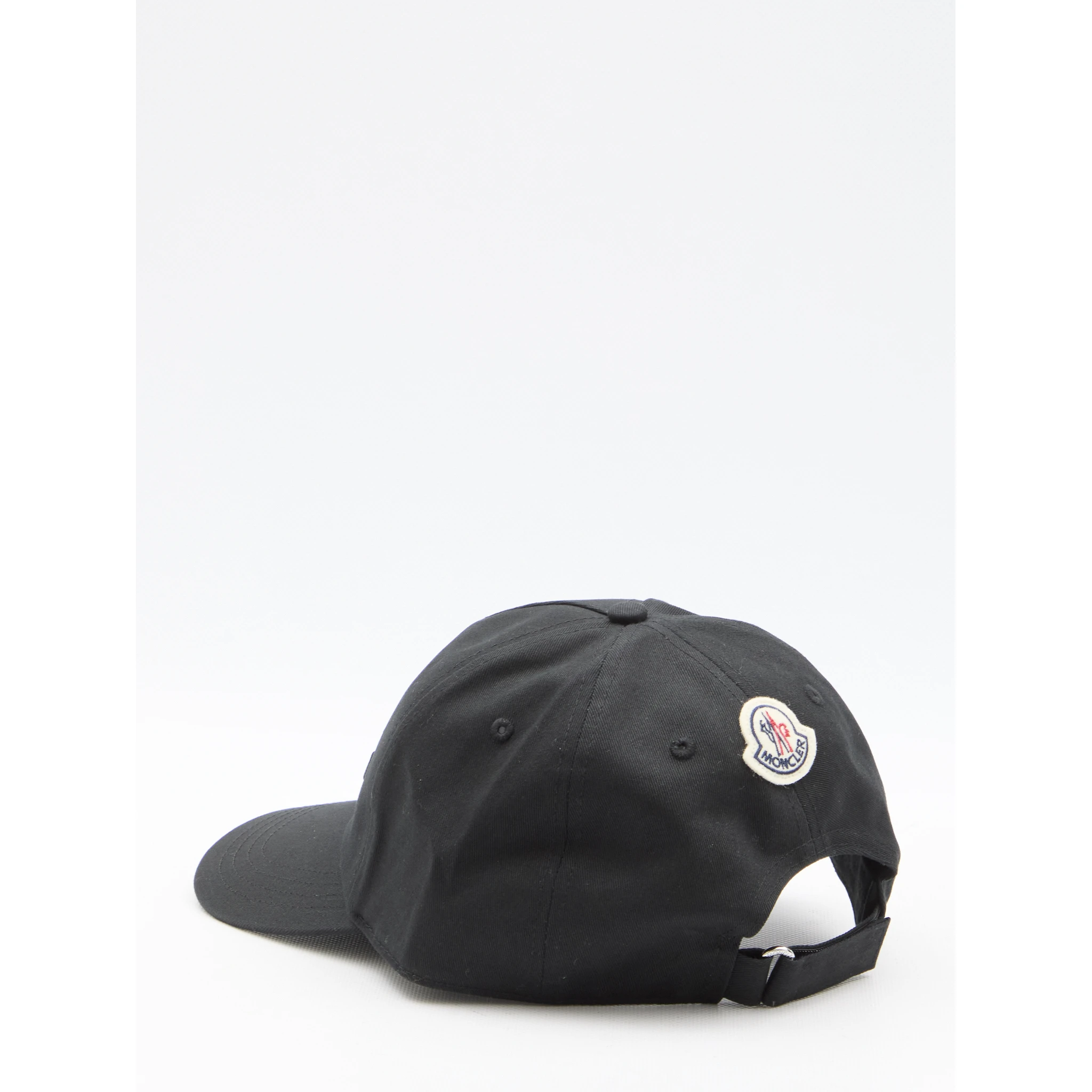 Baseball cap with logo
