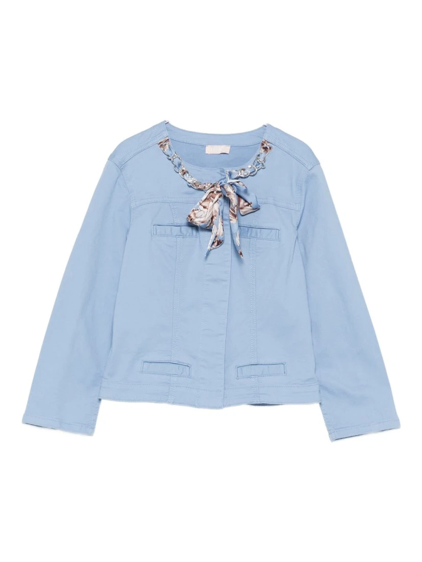 جاكيتات ليو جو الزرقاء