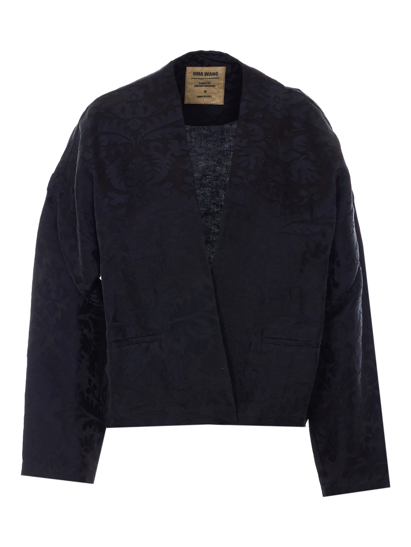 جاكيتات أوما وانغ سوداء