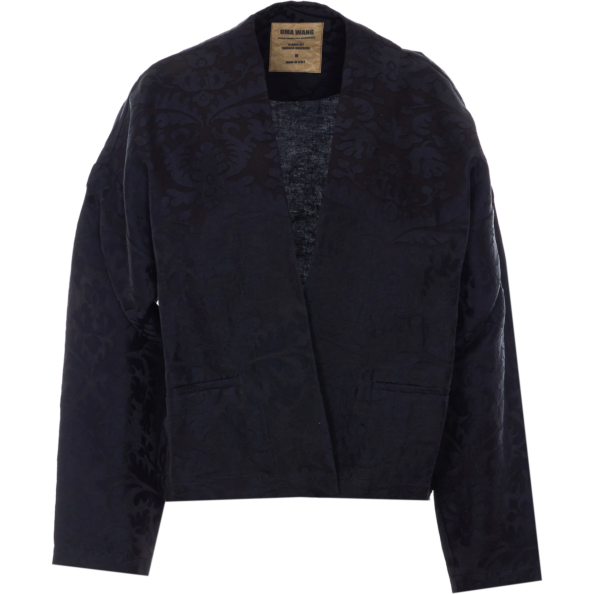 جاكيتات أوما وانغ سوداء