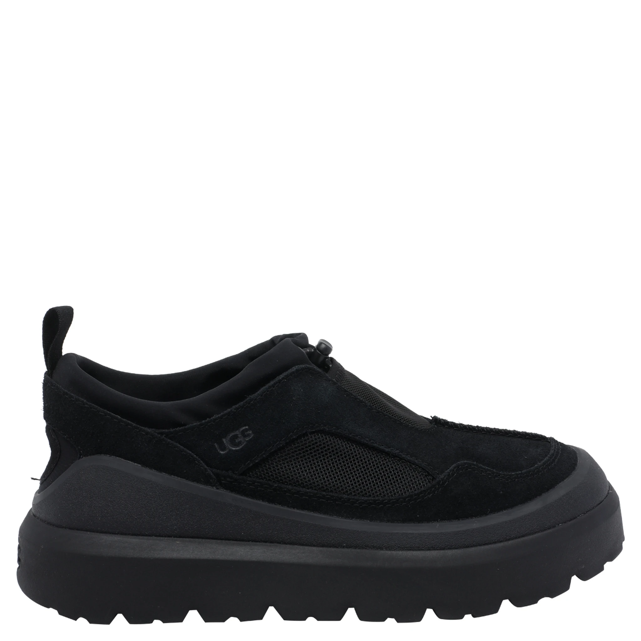 حذاء رياضي أسود من UGG