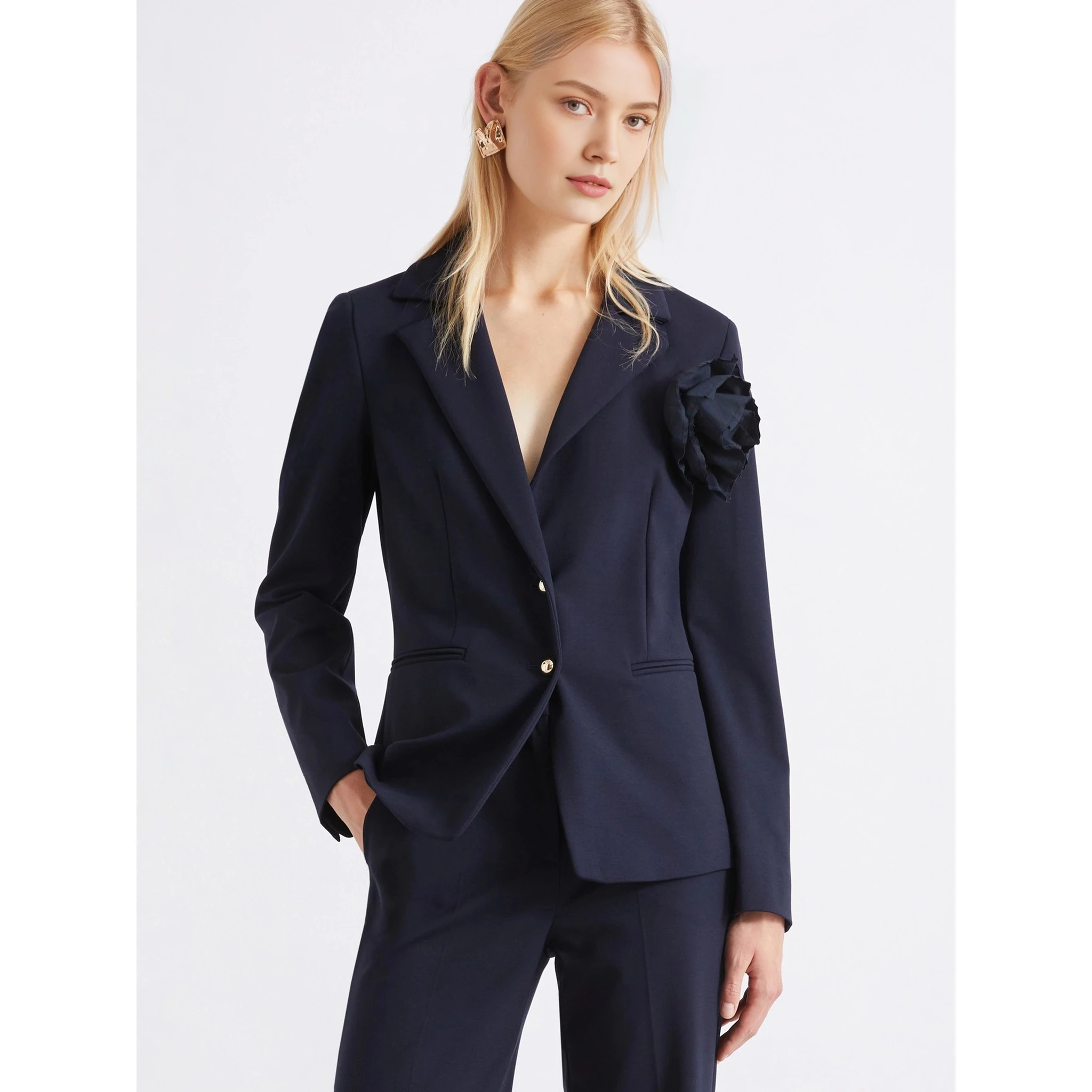 ماريلا إم إل إس آر آي تي إم أو ساكو