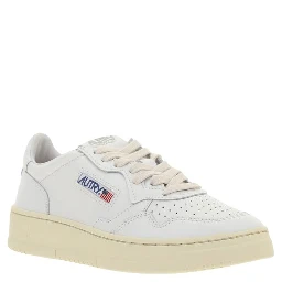 حذاء رياضي منخفض من جلد العجل الأبيض من بوس توروس