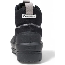 حذاء رياضي أسود من القماش